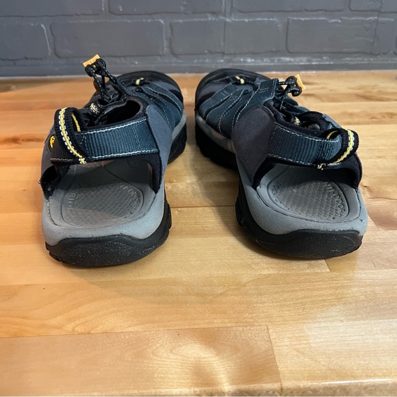 Keen Men's Newport H2 Sandal Navy Medium Gray Size 14 Bungee Cinch Toe Protect - Picture 4 of 7